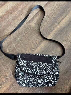 lululemon athletica All Night Festival Bag 5L Crossbody Bag